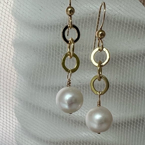 WHITE Freshwater Cultured Pearls and Gold Chain Earrings - Picture 7 of 12